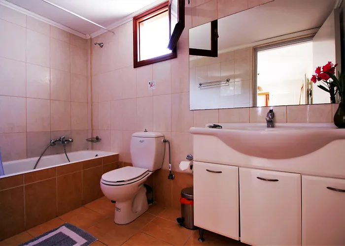 Family شقة فندقية Ampavris