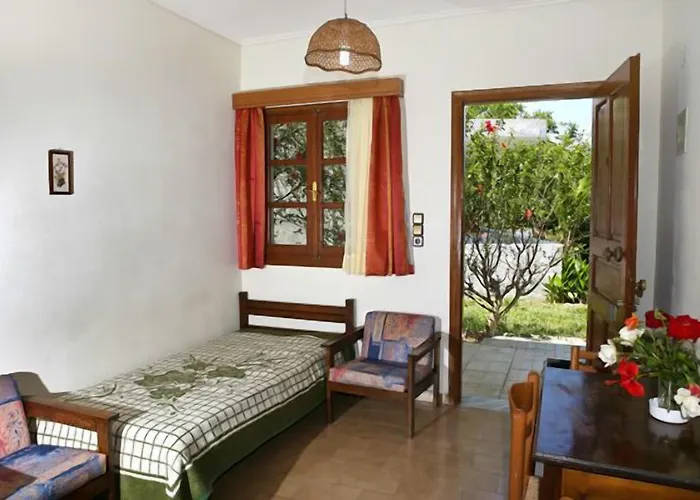 Family شقة فندقية Ampavris