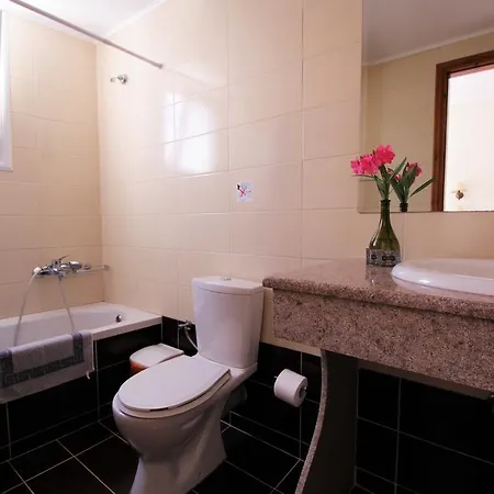 Ampavris Family Aparthotel 3*