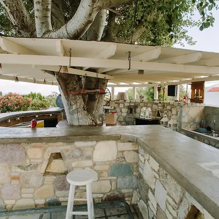 Ampavris Family Aparthotel