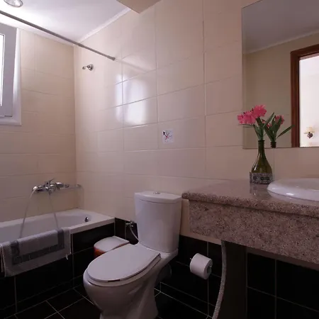 Ampavris Family Aparthotel 3*