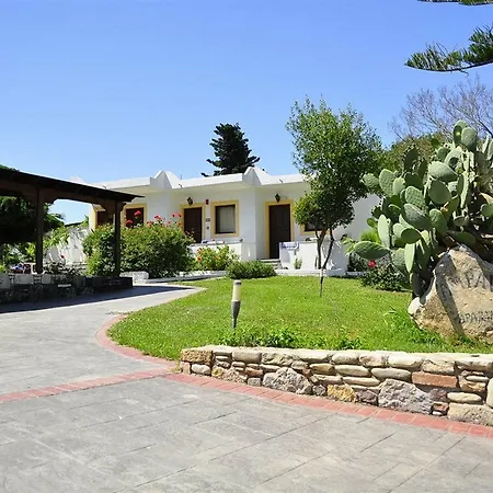 Aparthotel Ampavris Family