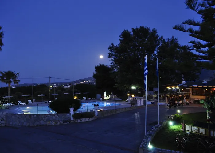 ενοικιαζόμενα Ξενοδοχείο με διαμερίσματα Αμπάβρης