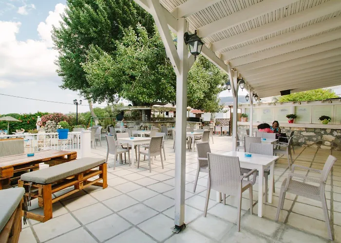 Aparthotel Ampavris Family