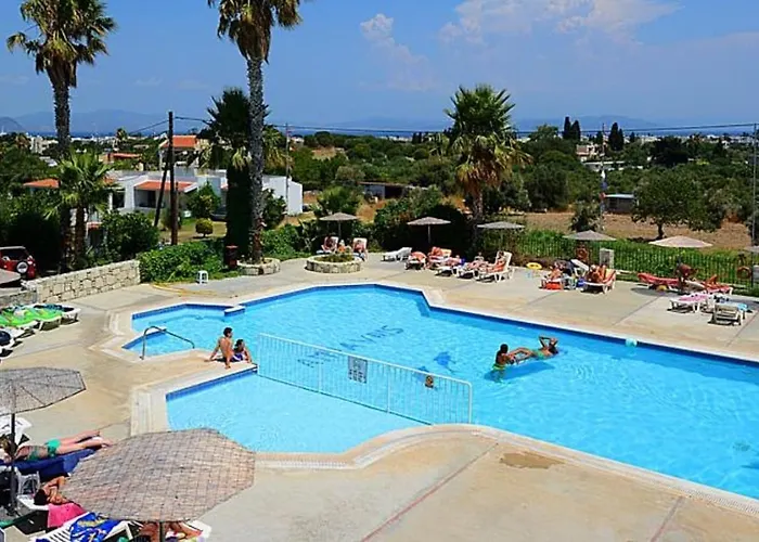 Aparthotel Ampavris Family 3*