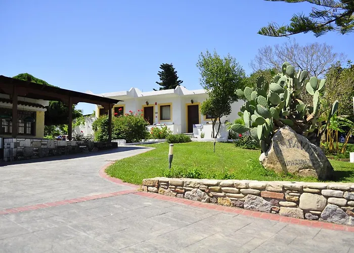 Aparthotel Ampavris Family