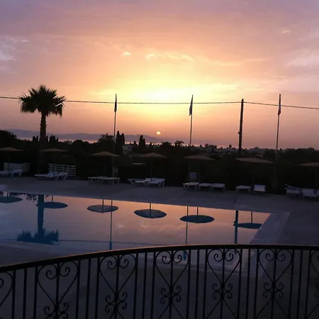 Hotel de apartamente Family 3*