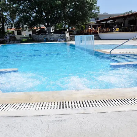 Hotel de apartamente Family Ampavris