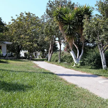 Family 公寓式酒店 Ampavris