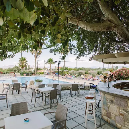 Family Hotel de apartamente Ampavris