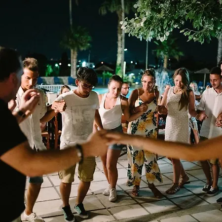 Family Hotel de apartamente Ampavris